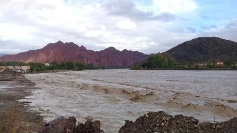 Cadáver en el río Tupiza con signos de desmembración