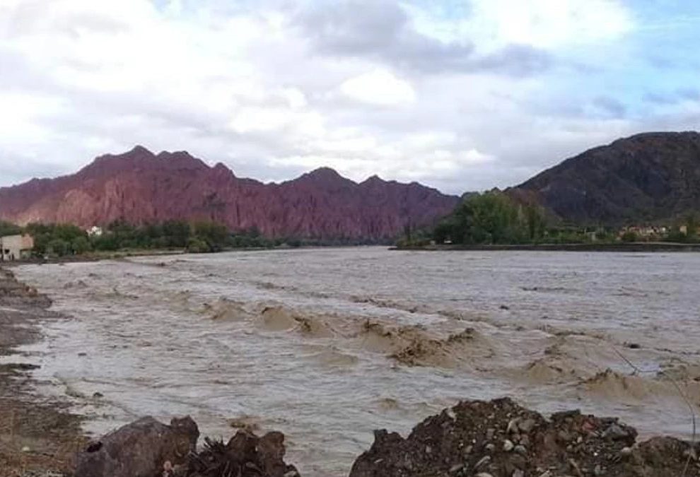 Cadáver en el río Tupiza con signos de desmembración