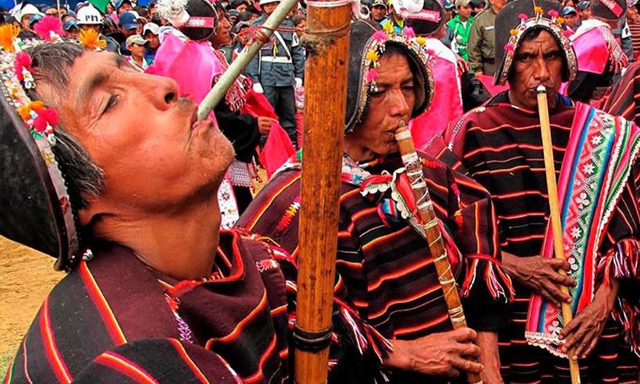 Primer plano de danzarines de Phujllay