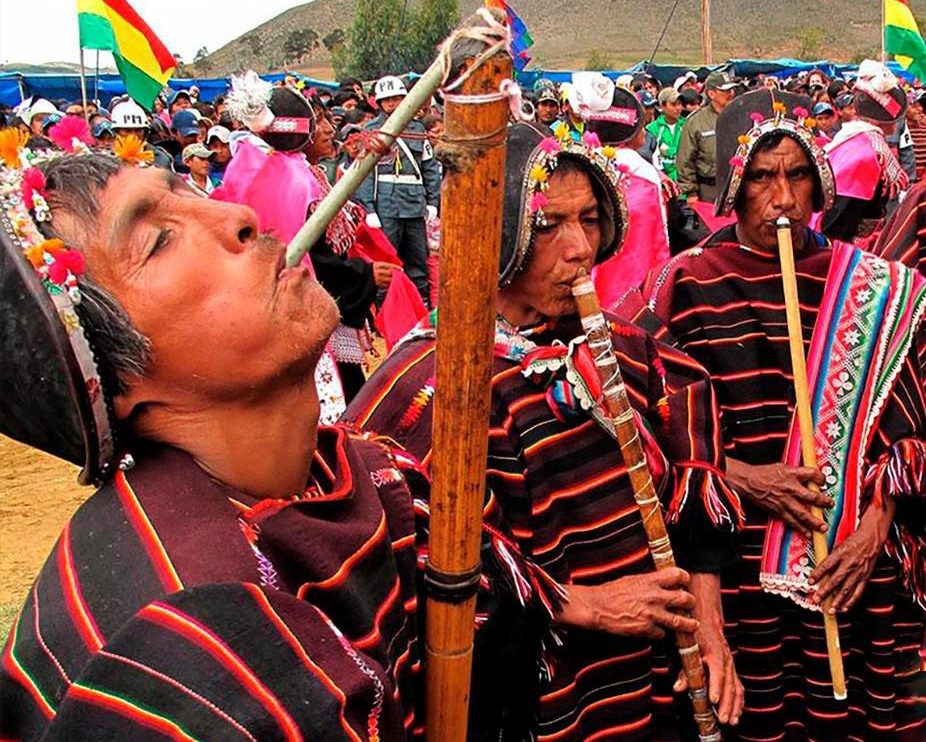 Primer plano de danzarines de Phujllay